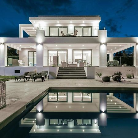 Valentino Luxury Villa Plános Esterno foto
