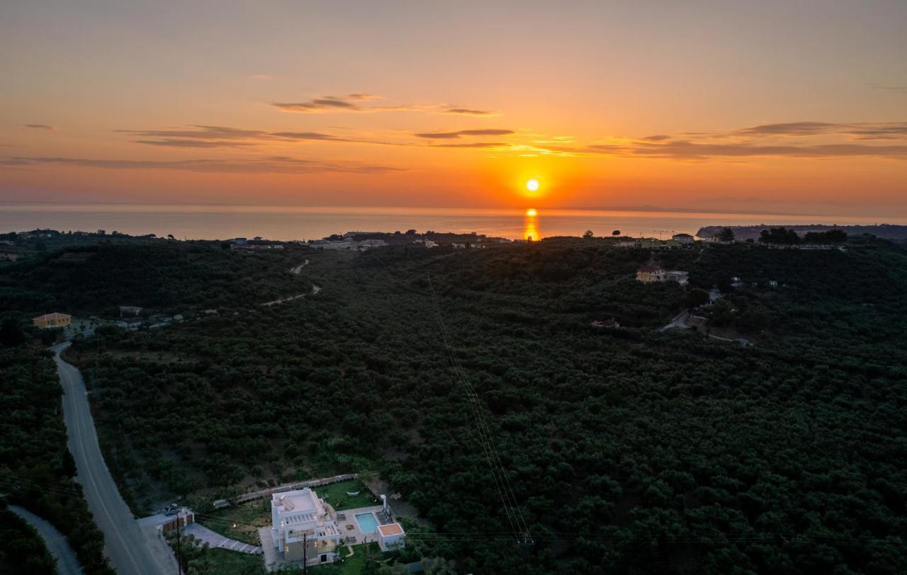 Valentino Luxury Villa Plános Esterno foto