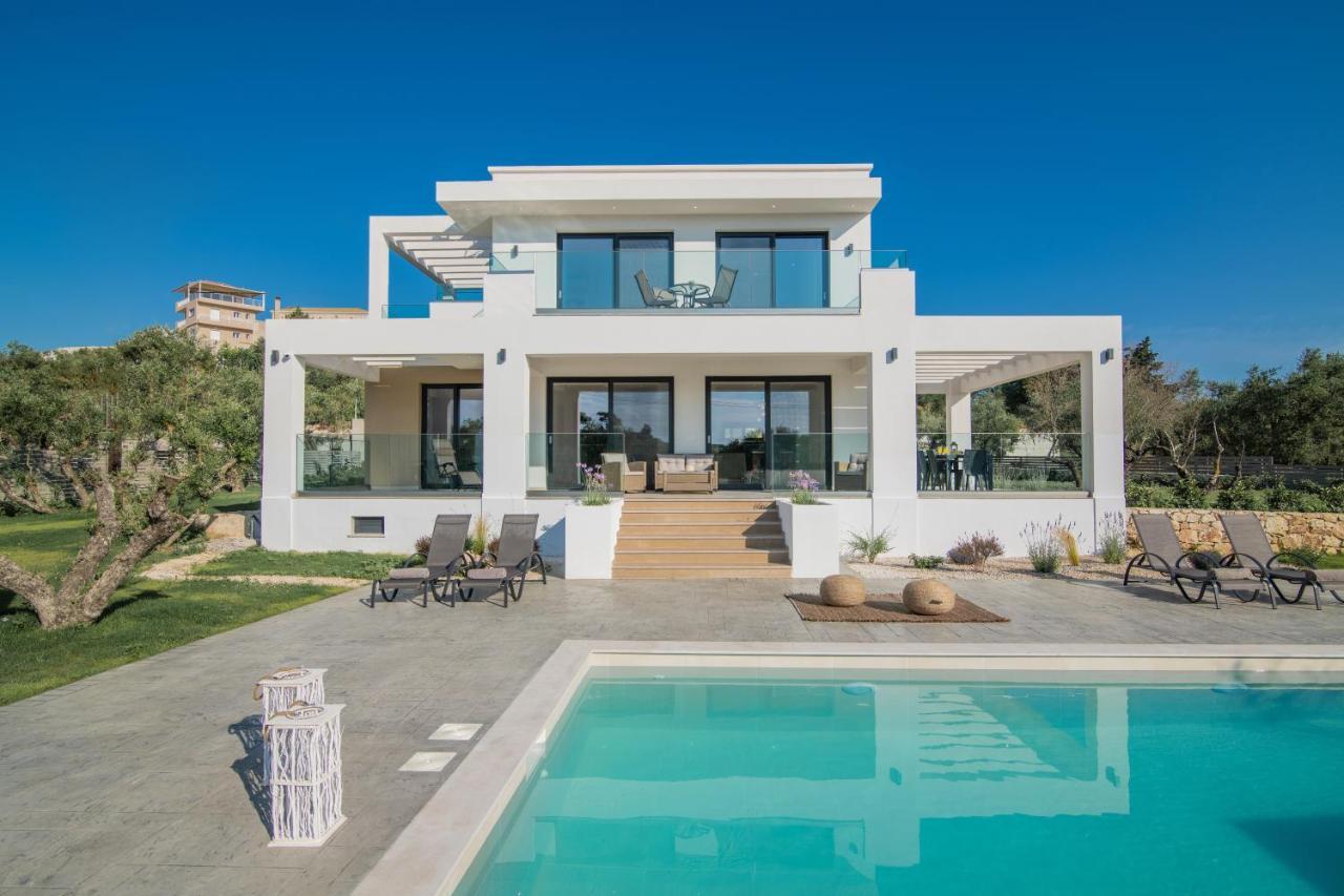 Valentino Luxury Villa Plános Esterno foto