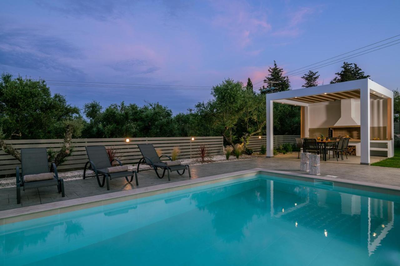 Valentino Luxury Villa Plános Esterno foto