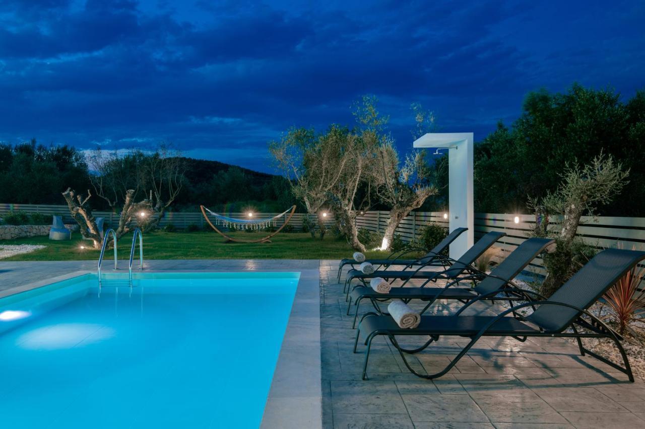 Valentino Luxury Villa Plános Esterno foto