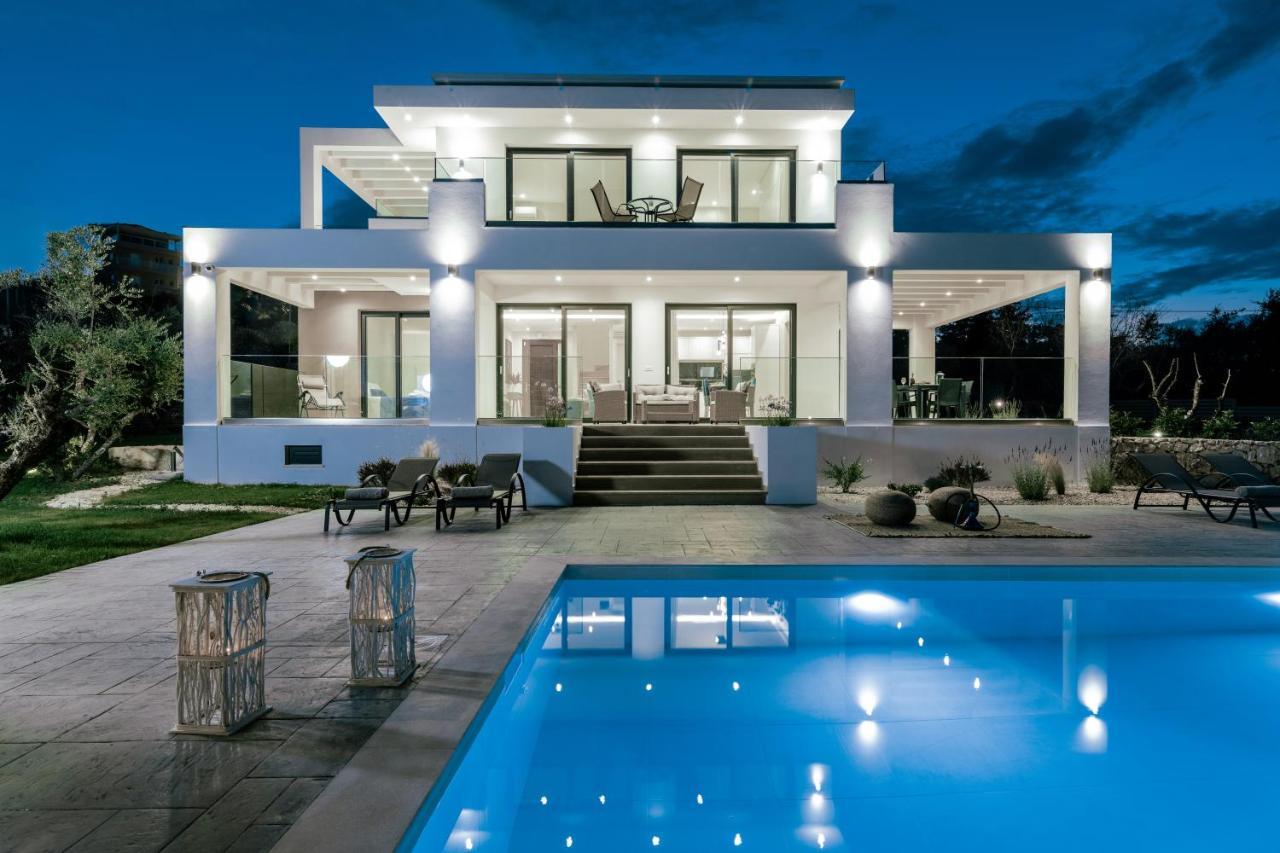 Valentino Luxury Villa Plános Esterno foto