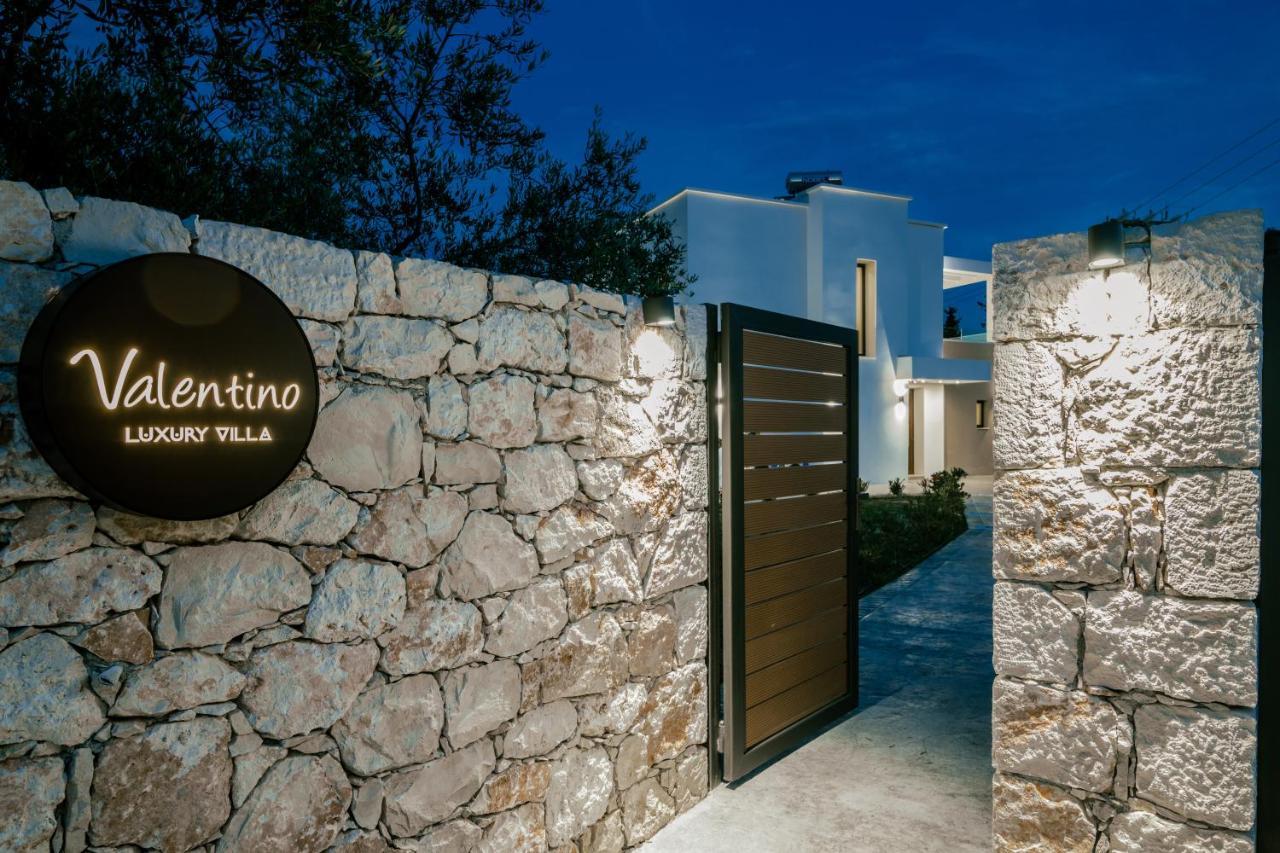 Valentino Luxury Villa Plános Esterno foto
