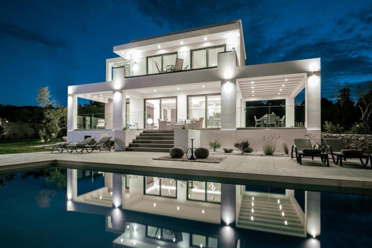 Valentino Luxury Villa Plános Esterno foto