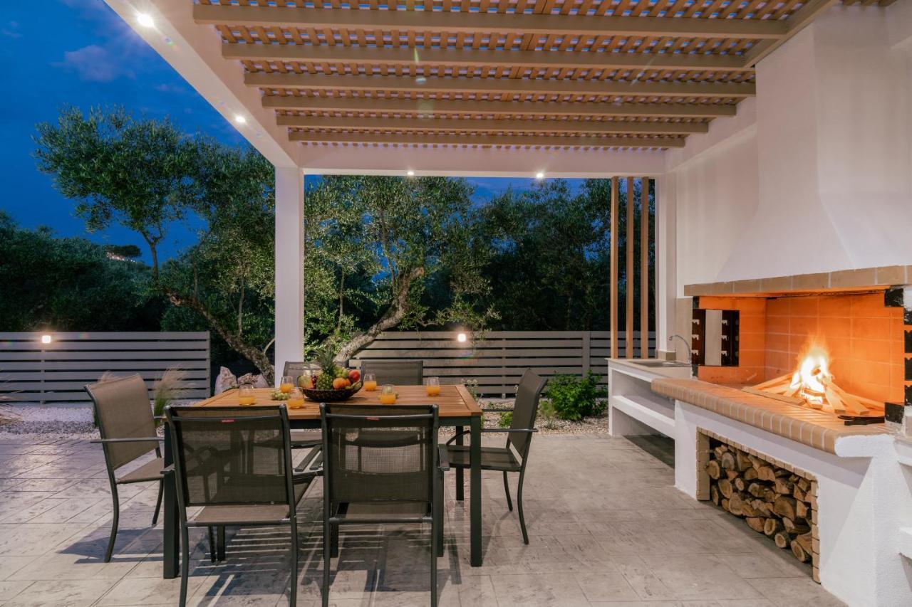 Valentino Luxury Villa Plános Esterno foto