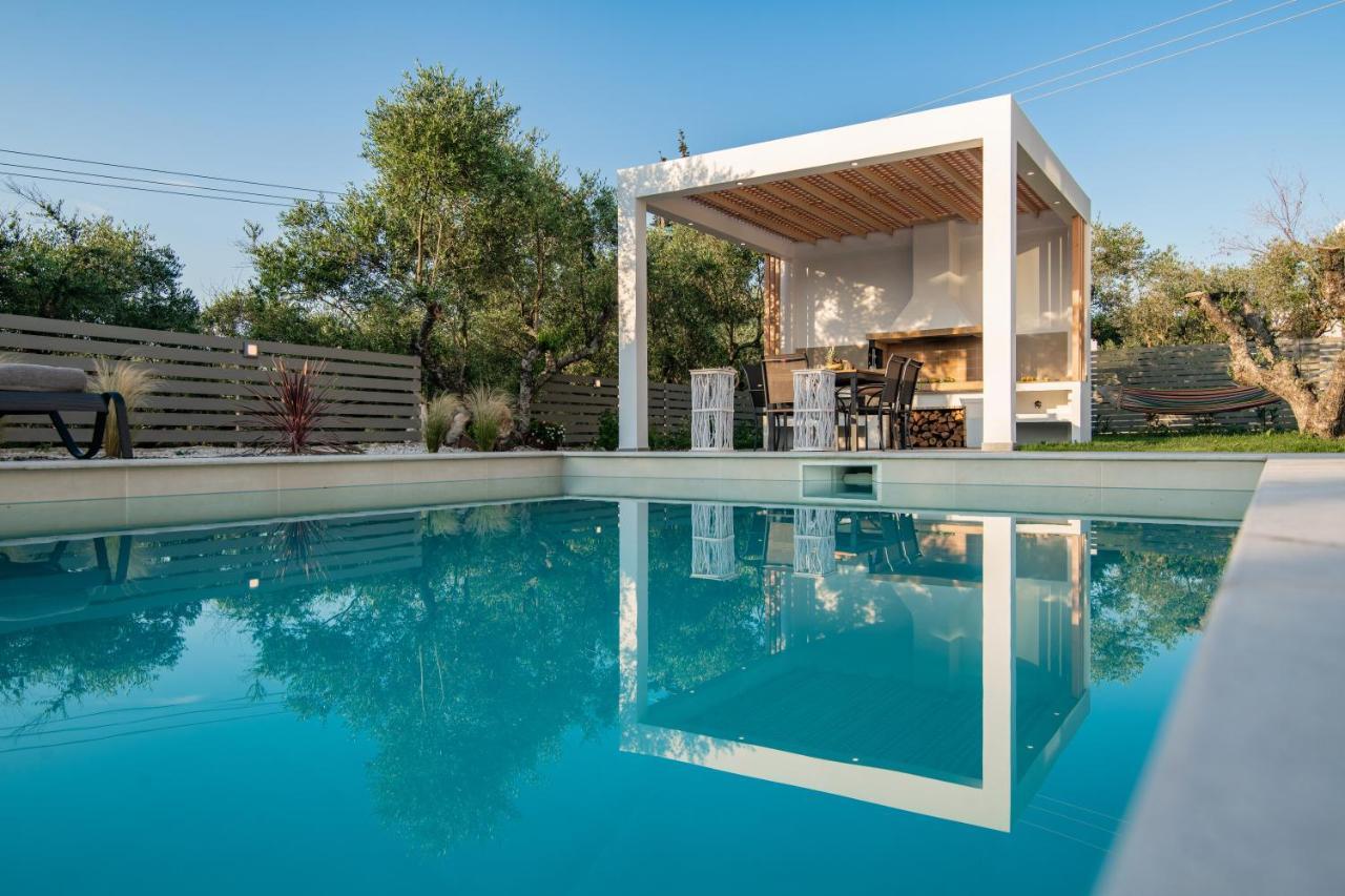Valentino Luxury Villa Plános Esterno foto