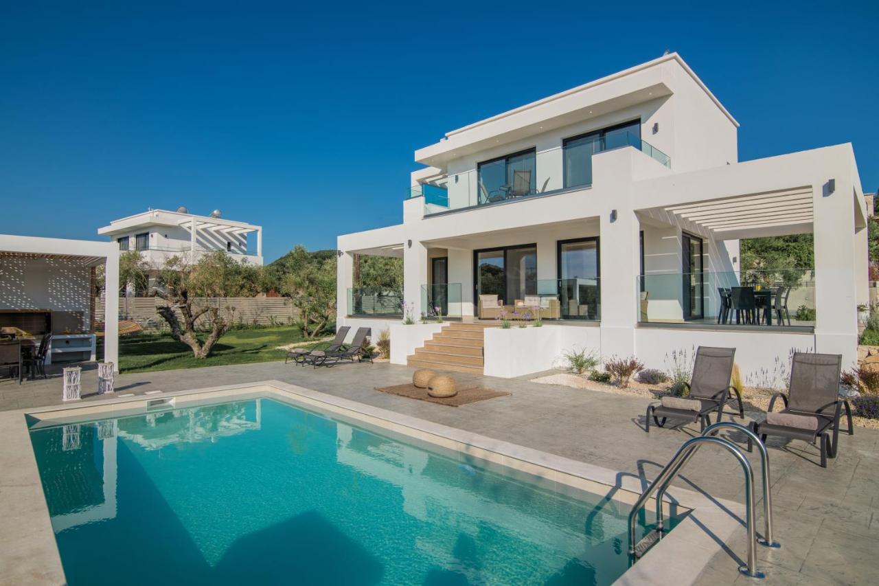 Valentino Luxury Villa Plános Esterno foto
