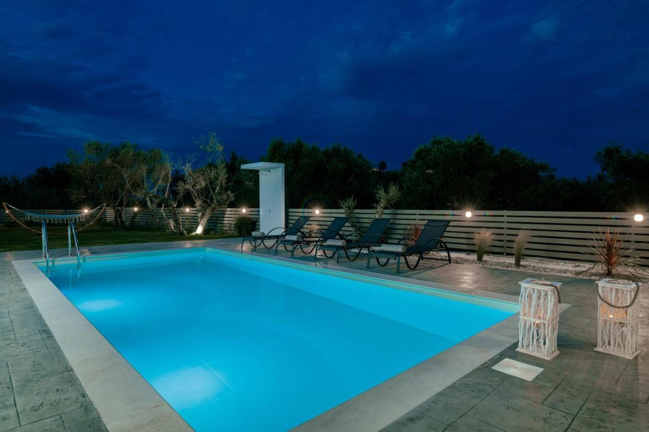 Valentino Luxury Villa Plános Esterno foto