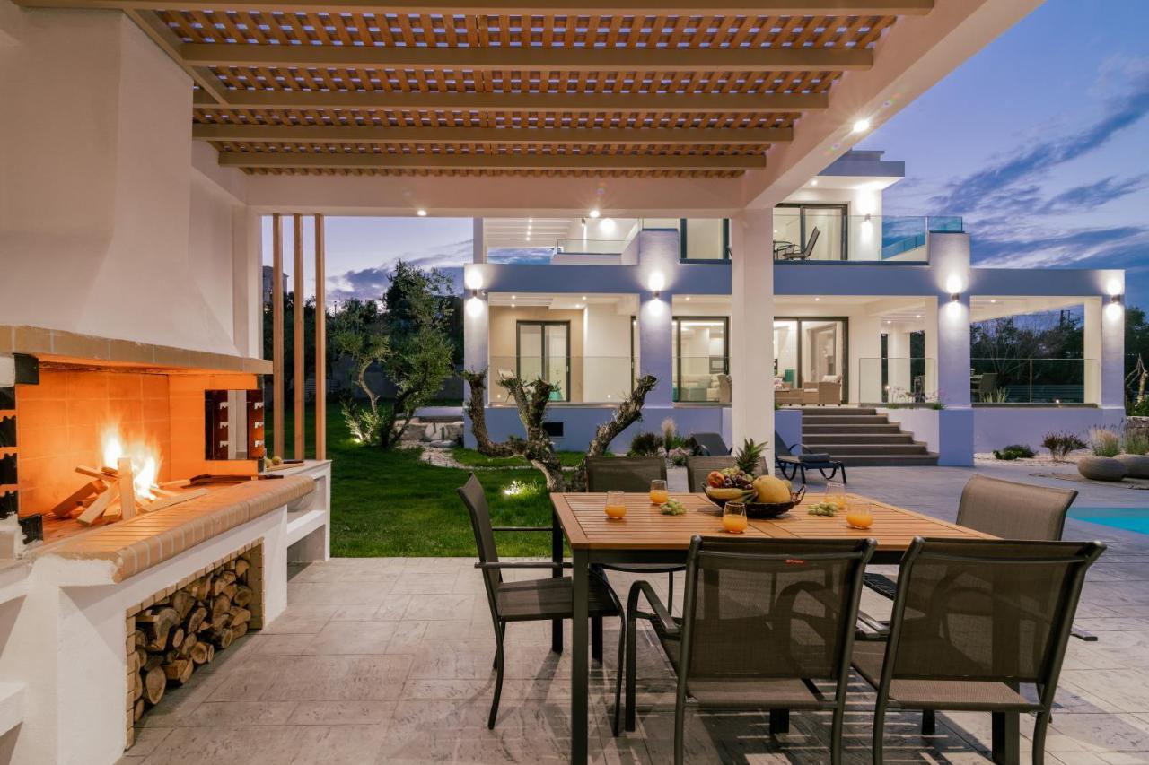 Valentino Luxury Villa Plános Esterno foto