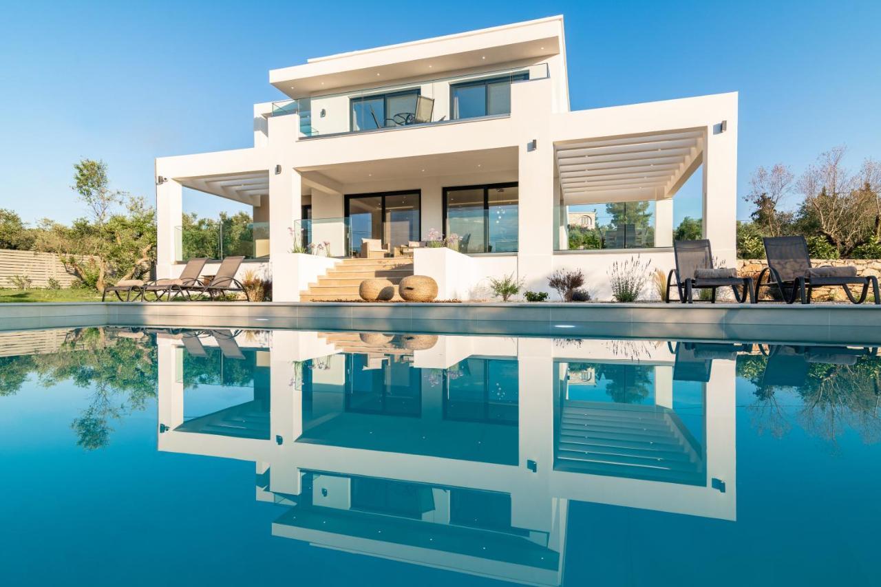 Valentino Luxury Villa Plános Esterno foto